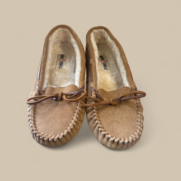 Minnetonka Shoes - MINNETONKA Women’s  Moccasins 8 Tan Suede Leather Faux Fur Lined #4052